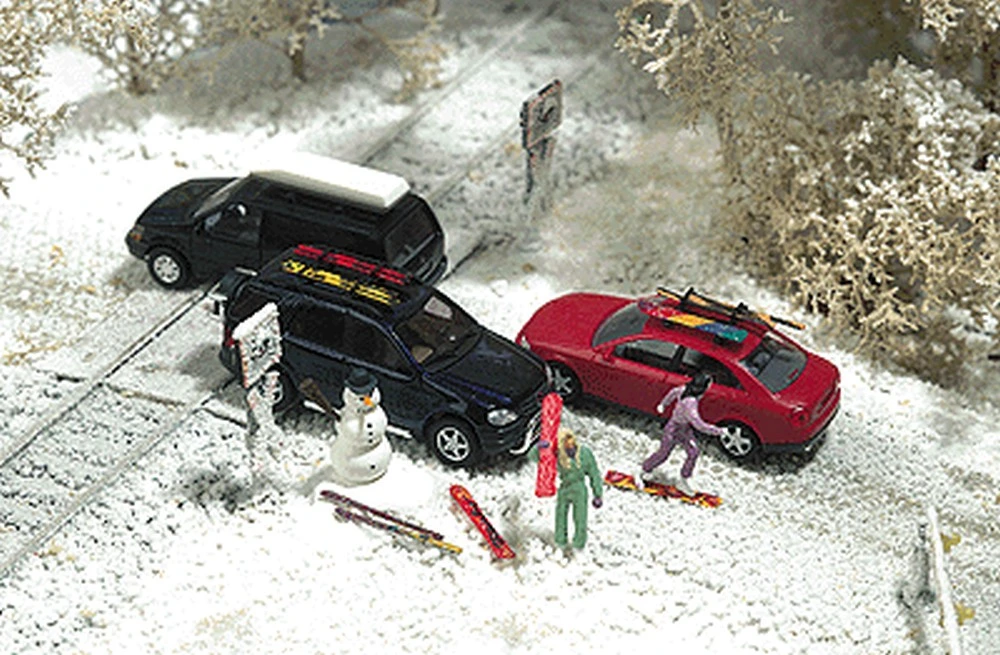 Busch Gmbh And Co Kg Winter Scene Details - Kit -- Includes Snowboards, Carving Ski, Roof Rack, Ro 3 Busch Gmbh And Co Kg Winter Scene Details - Kit -- Includes Snowboards, Carving Ski, Roof Rack, Ro