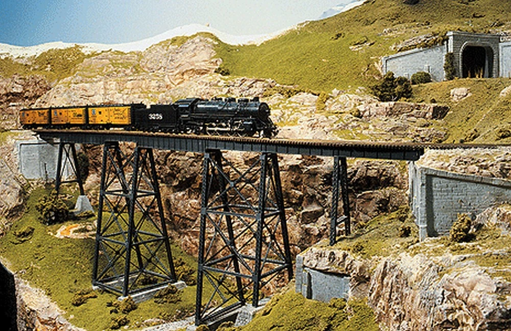 Micro Engineering Tall Steel Viaduct -- Kit - Scale Length: 210' 64m - HO 3 Micro Engineering Tall Steel Viaduct -- Kit - Scale Length: 210' 64m - HO