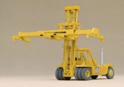 Walthers Cornerstone Kalmar Container Crane - Kit - HO