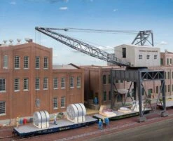 Walthers Cornerstone Traveling Crane With Brick Street -- Kit - Crane: 4 X 4 X 9-1/8", Street Sect