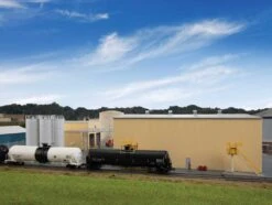 Walthers Cornerstone Chemical Distributor -- Kit - HO