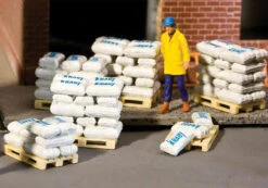Walthers SceneMaster Bags Of Sand, Grain & Cement Pkg(40) - HO